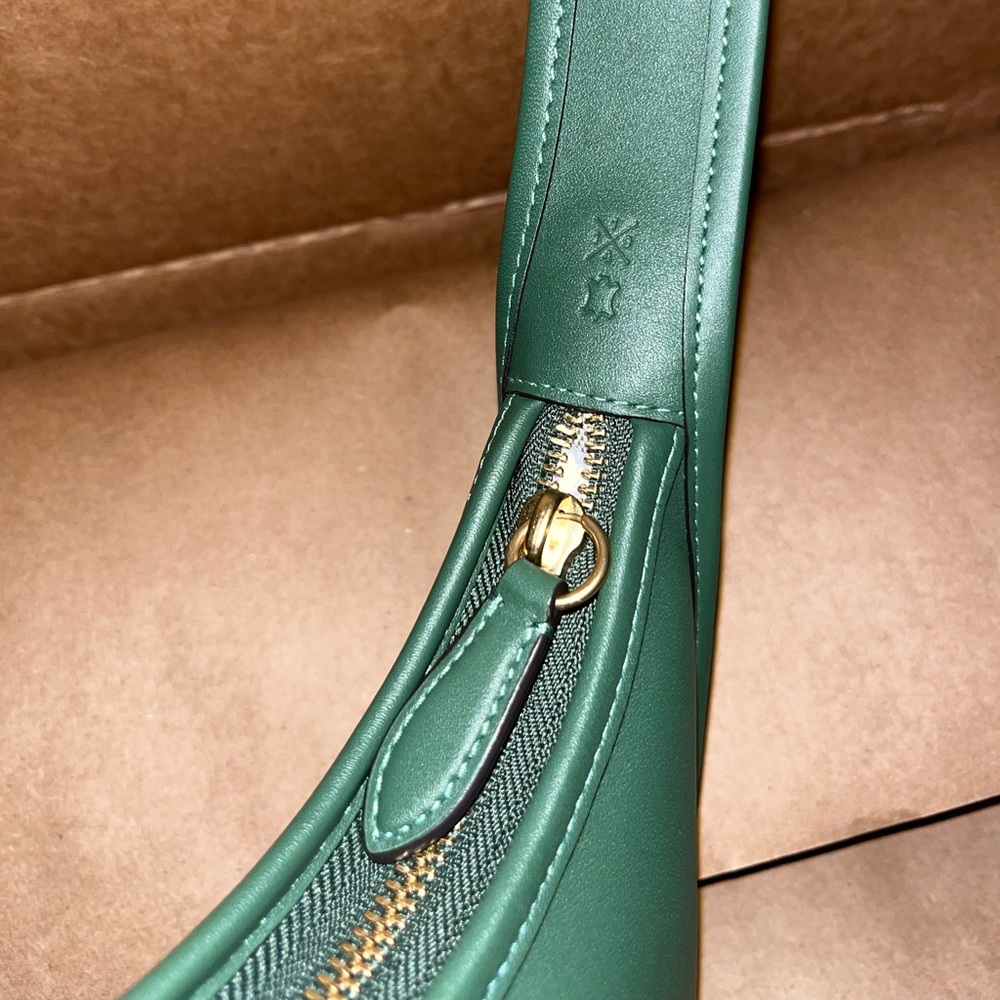 SOLD Coach Curve Zip Bag (Hunter Green) - Picture 4 of 7